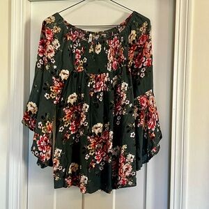 Beautiful floral blouse Size M